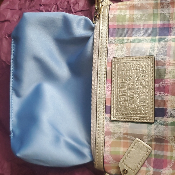 Coach wristlet - Picture 4 of 5